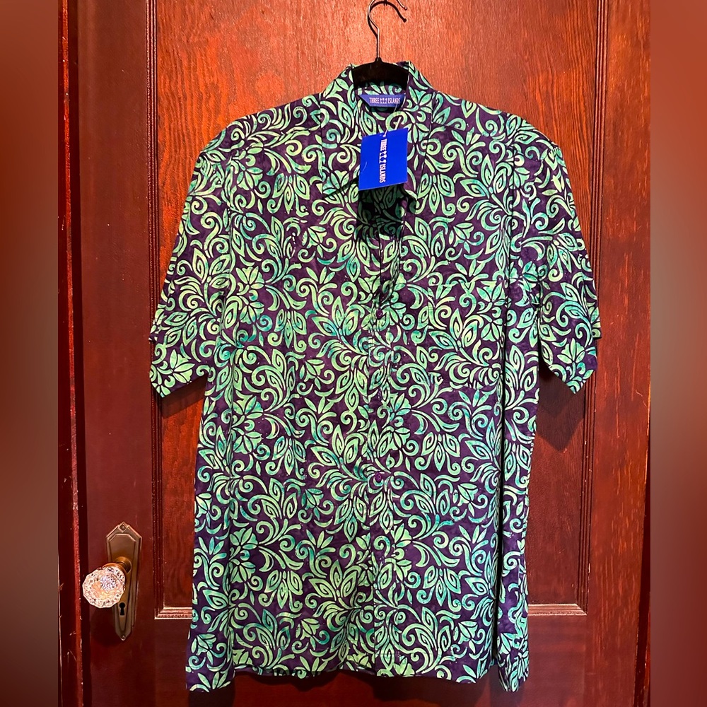 Three Islands short sleeve button down. Floral print. L new with tags!